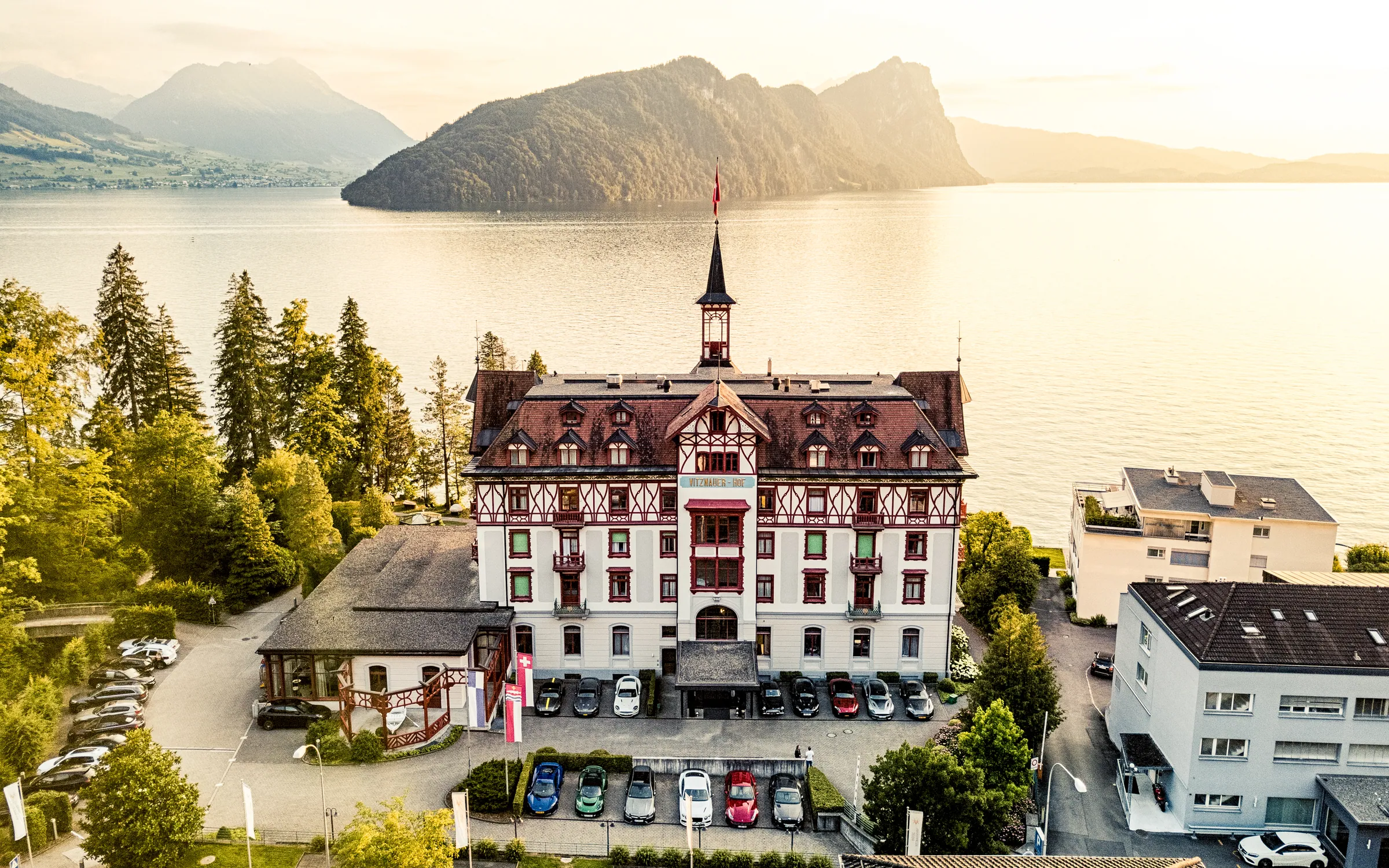 Der Vitznauerhof am See, von oben